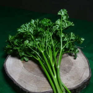 Daun Parsley Segar: 7Manfaat, Tips Penyimpanan & Resep Lezat untuk Masakanmu